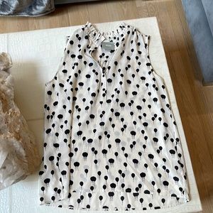 Like new sleeveless blouse from Anthropologie/Maeve.  Black whimsical balloons.